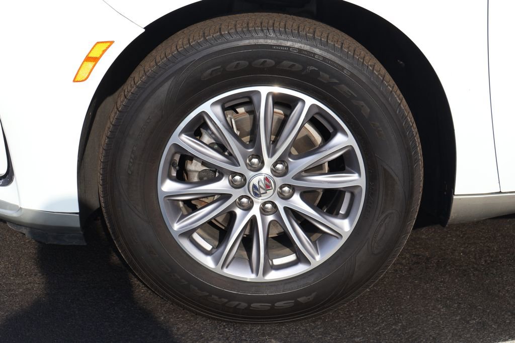 Used 2024 Buick Enclave Premium image 11