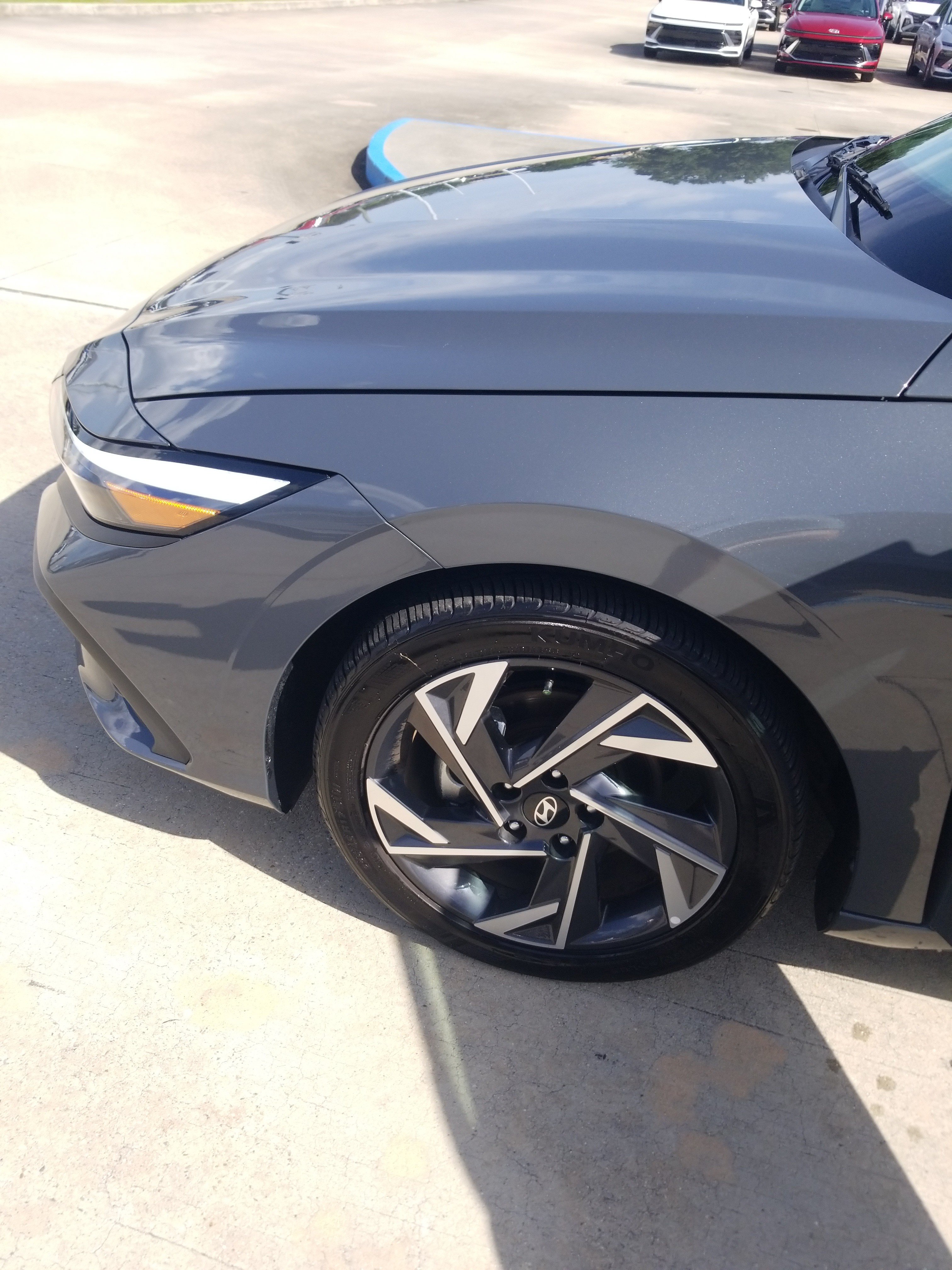Used 2025 Hyundai Elantra Sport FWD image 21