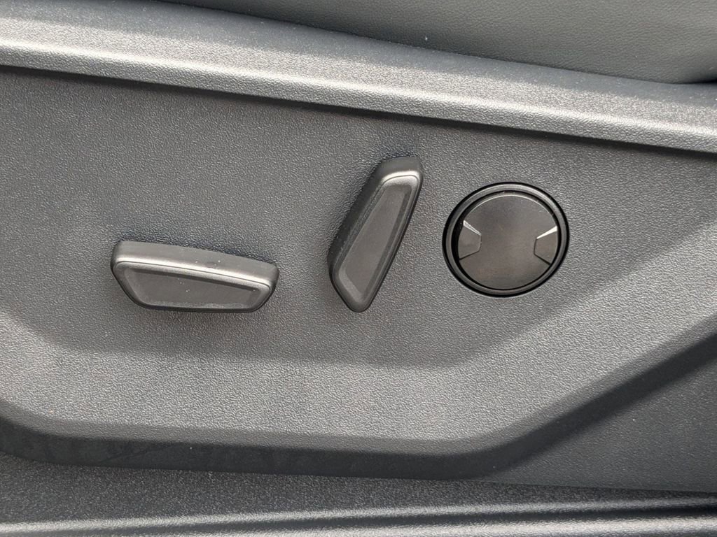 New 2025 Ford Expedition Max Active image 15