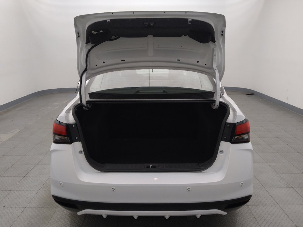 Used 2023 Nissan Versa S FWD image 29