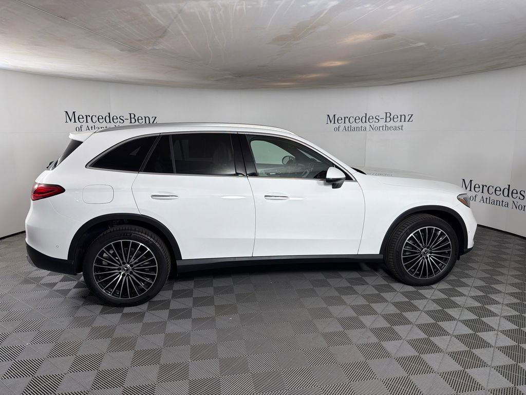 Used 2025 Mercedes-Benz GLC 300 image 8