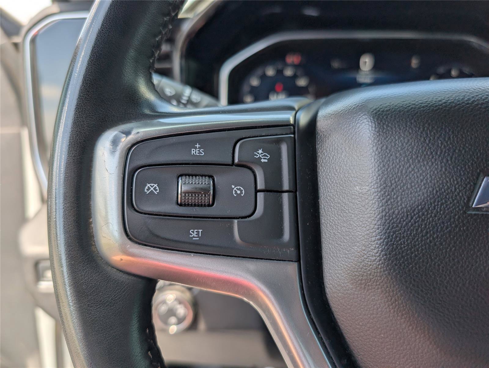 Used 2024 Chevrolet Silverado 2500 LT AWD/4WD image 30