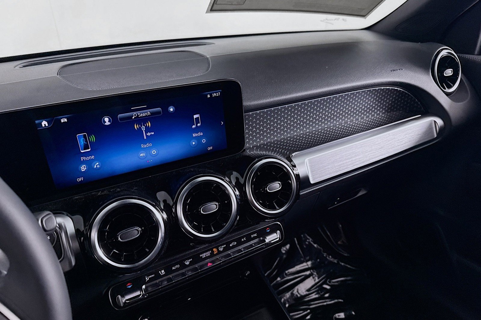 New 2026 Mercedes-Benz GLB 250 image 20