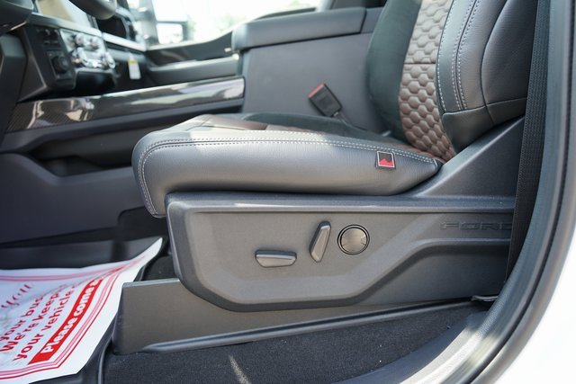 New 2025 Ford F250 Lariat w/ Lariat Ultimate Package image 12