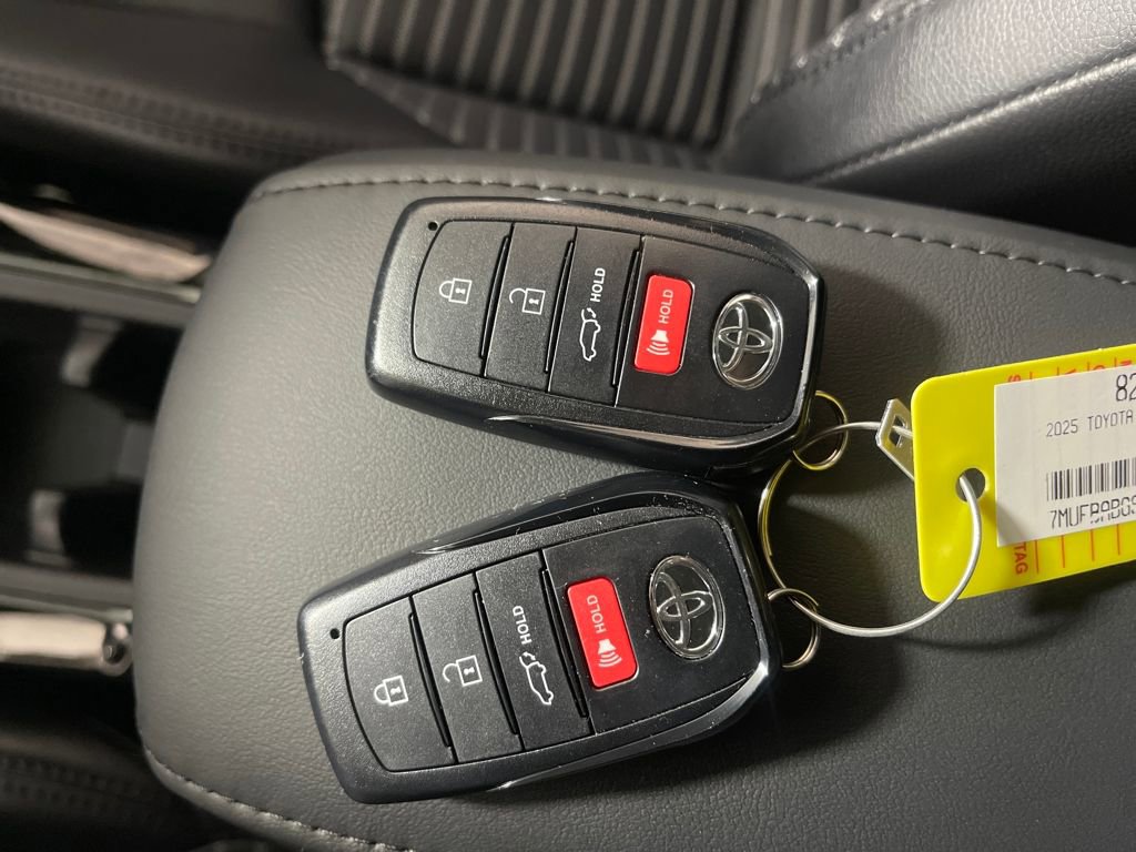 Certified 2025 Toyota Corolla Cross AWD Hybrid image 24