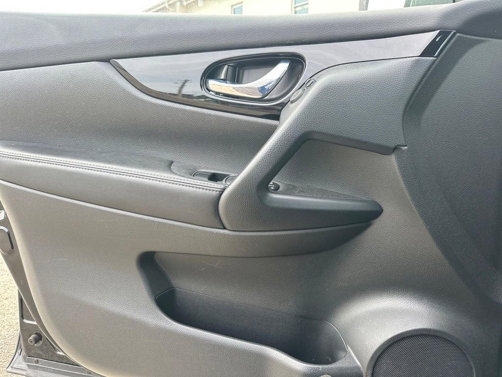 Used 2022 Nissan Rogue Sport SL image 43