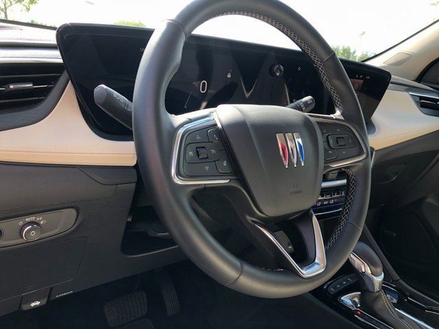 Used 2024 Buick Encore GX Avenir w/ Avenir Convenience Package image 4