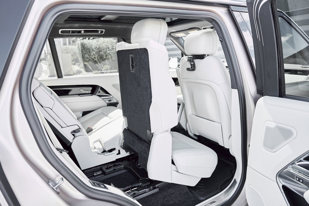 Used 2026 Land Rover Range Rover Long Wheelbase SE image 44