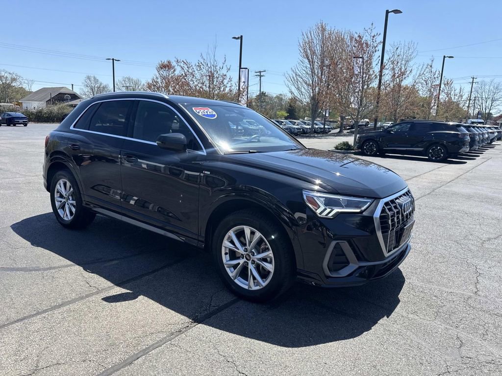 Used 2025 Audi Q3 2.0T Premium AWD/4WD image 11