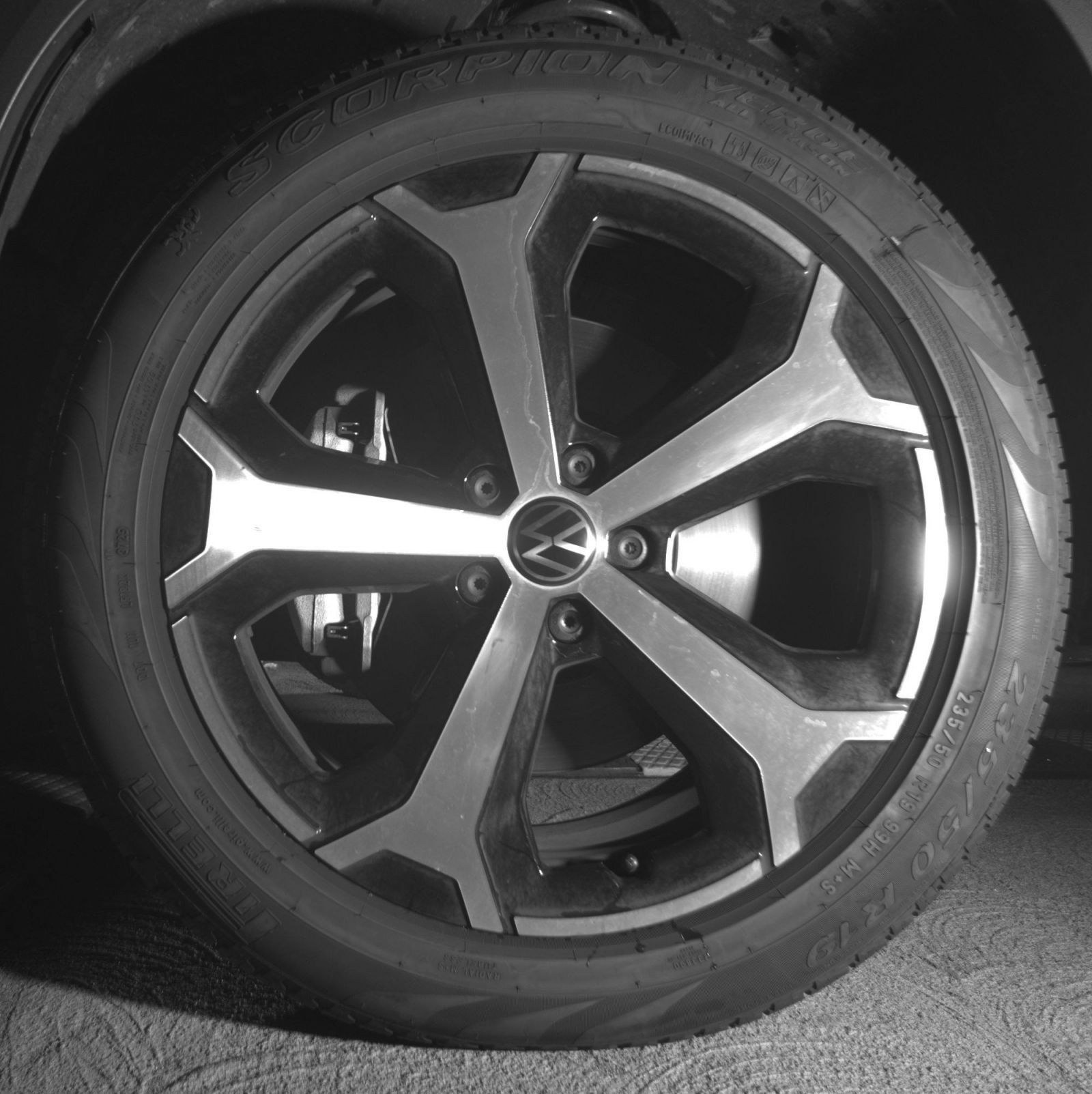 Used 2026 Volkswagen Tiguan SE AWD/4WD image 15