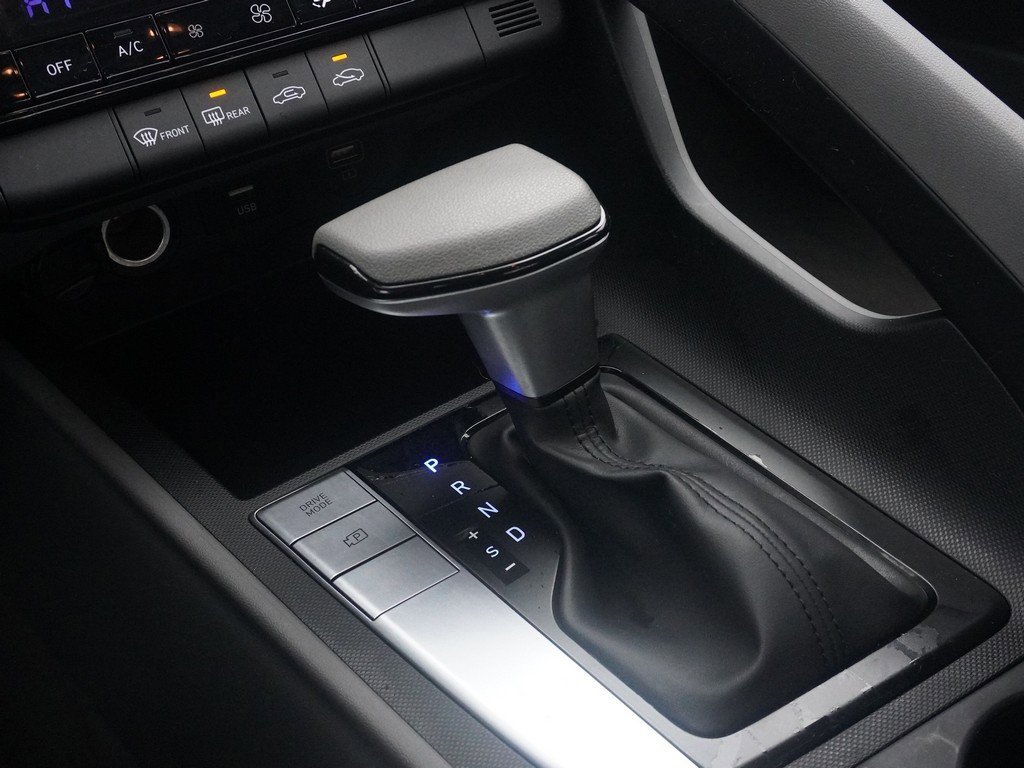 Used 2023 Hyundai Elantra SEL image 41