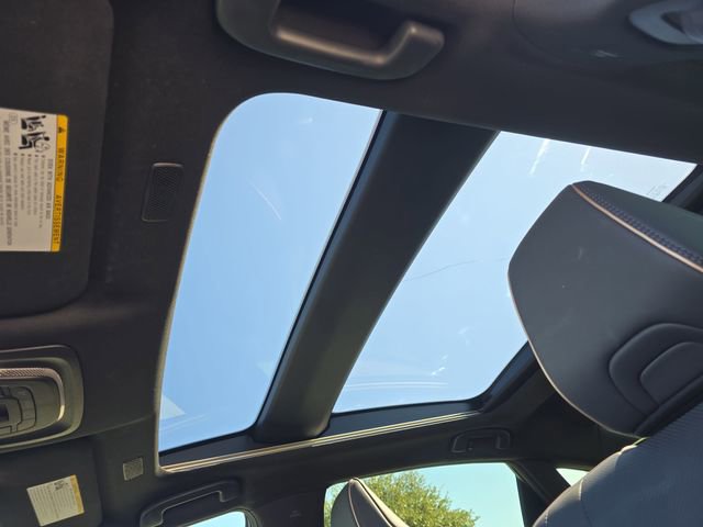 Used 2023 Toyota Crown Limited image 29