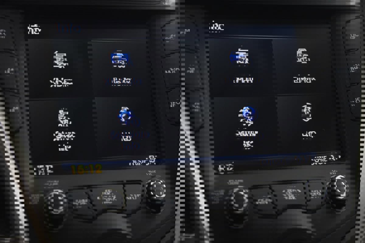 Used 2016 Hyundai Veloster w/ Option Group 02 image 26