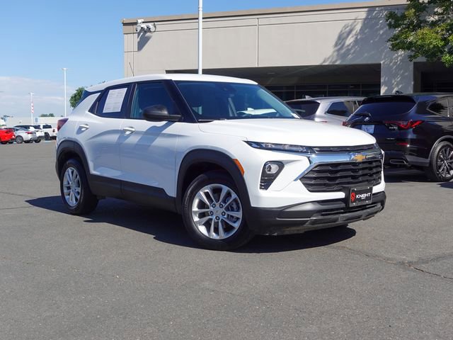 Used 2025 Chevrolet TrailBlazer LS w/ LS Convenience Package image 5