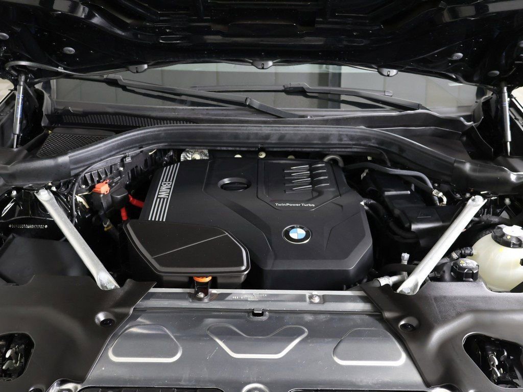 Used 2025 BMW X4 xDrive30i image 25