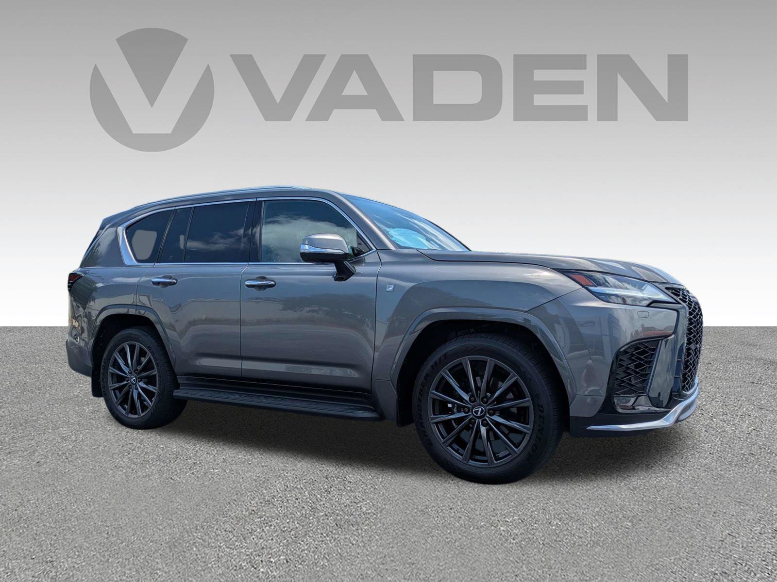 Used 2026 Lexus LX 600 F Sport w/ Accessory Package (Z1) AWD/4WD image 3