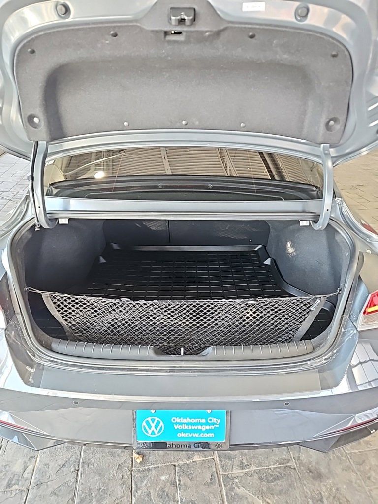 Used 2023 Hyundai Elantra Limited image 19