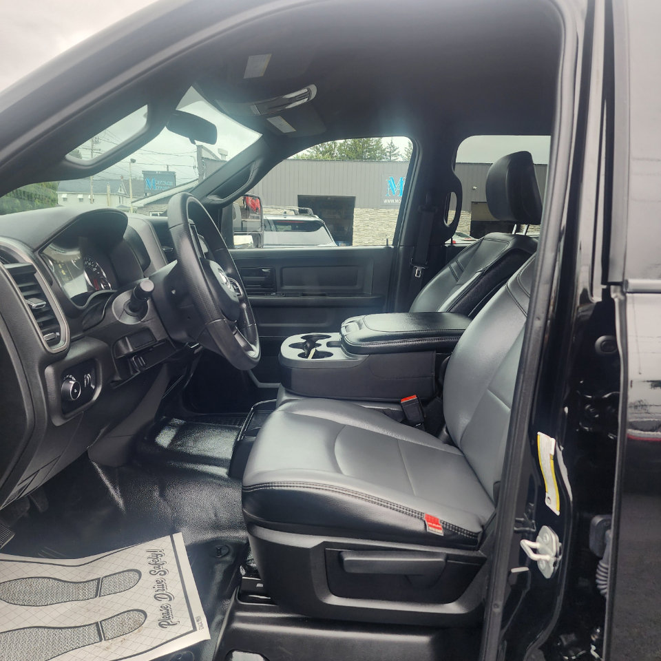 Used 2024 RAM 2500 Tradesman w/ Chrome Appearance Group image 13