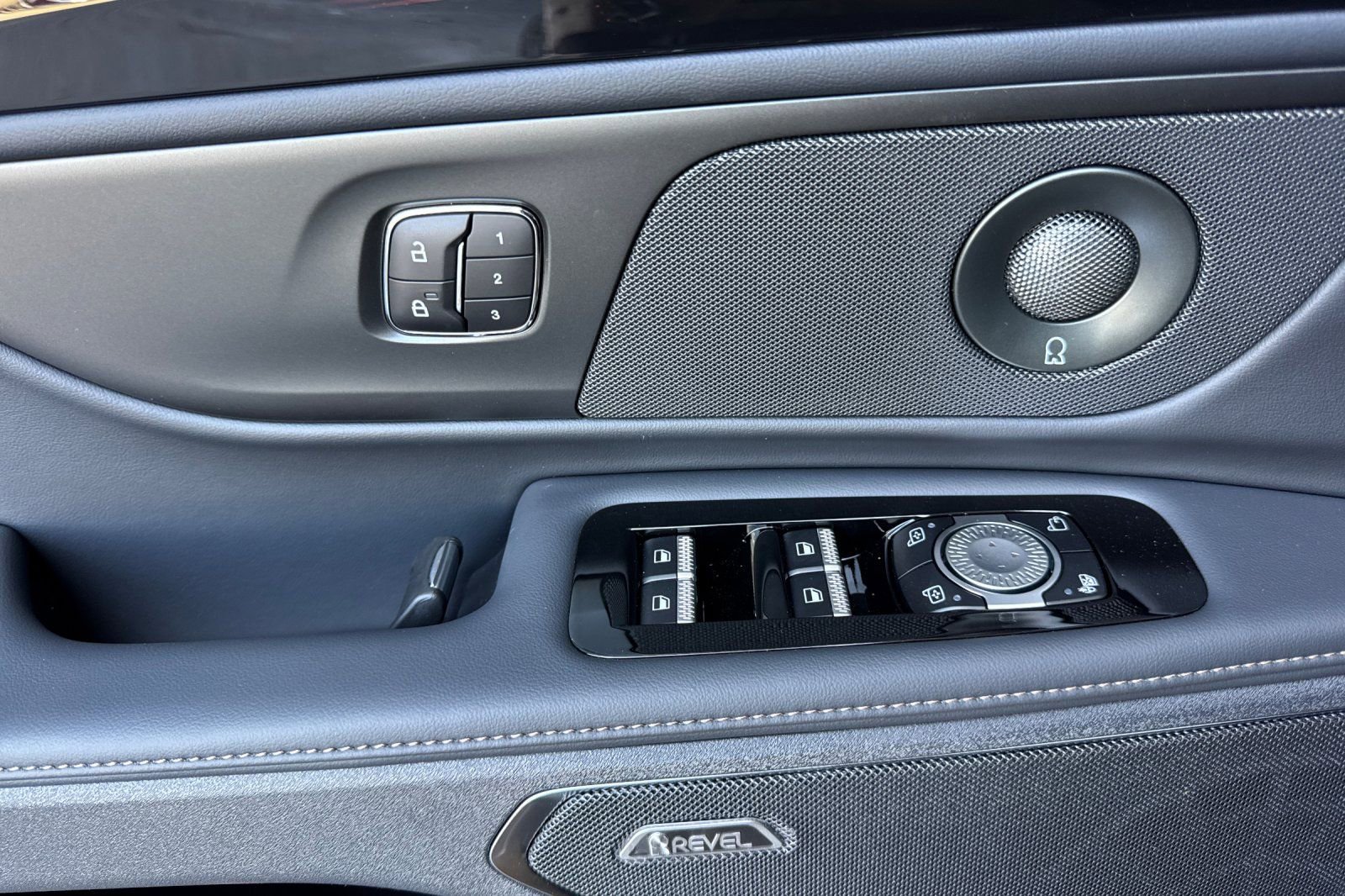 New 2026 Lincoln Nautilus Premier w/ Equipment Group 102A image 9