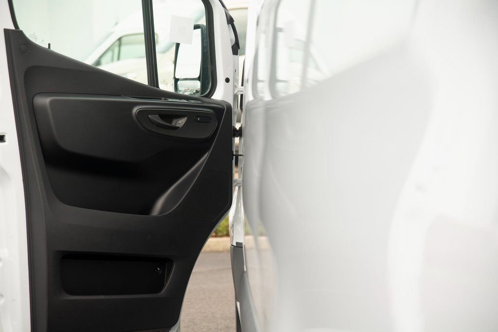 Used 2025 Mercedes-Benz Sprinter 2500 image 22