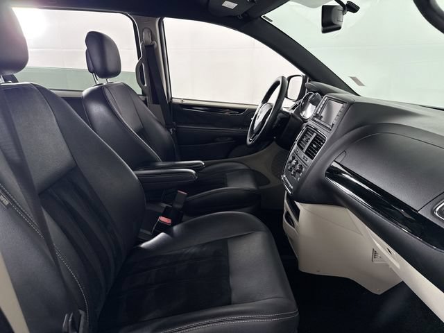 Used 2017 Dodge Grand Caravan SXT FWD image 24