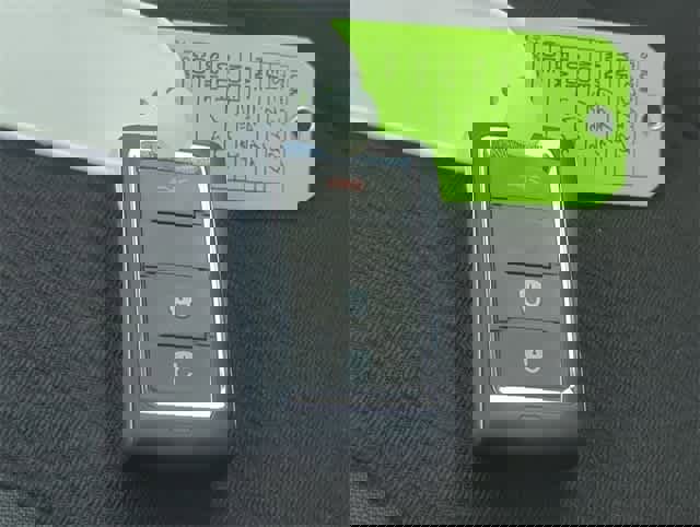 Used 2025 Jeep Grand Cherokee Laredo image 34