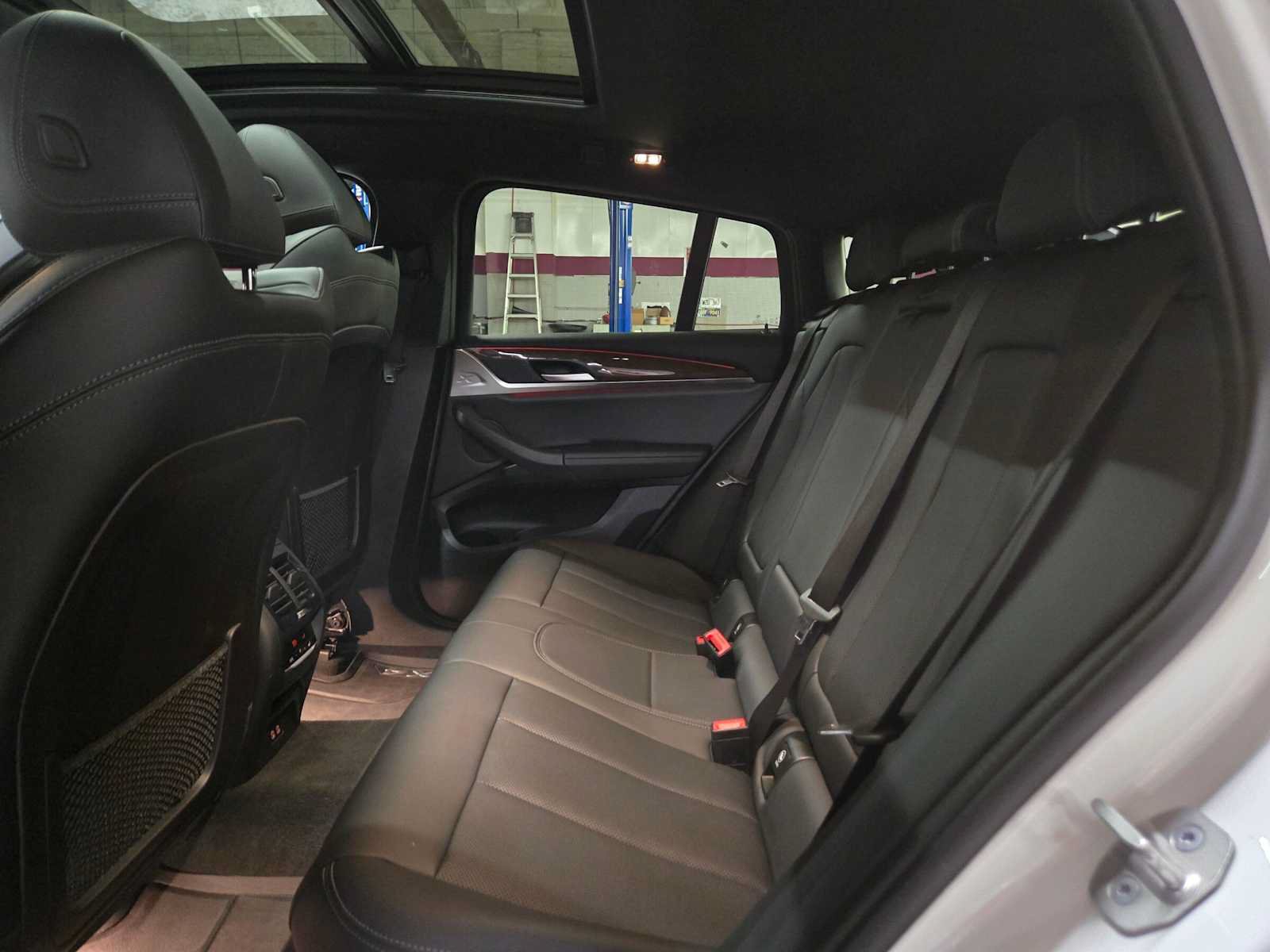 Used 2023 BMW X4 xDrive30i w/ Premium Package AWD/4WD image 16