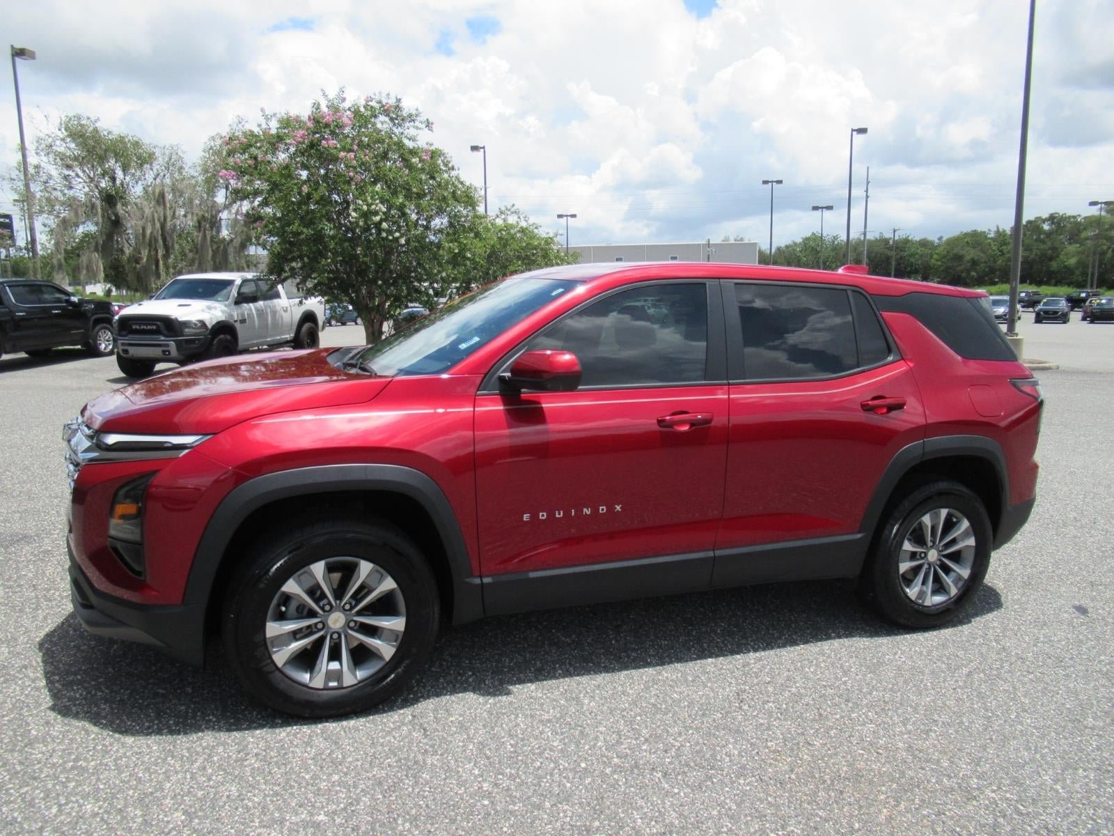 Used 2026 Chevrolet Equinox LT FWD image 4