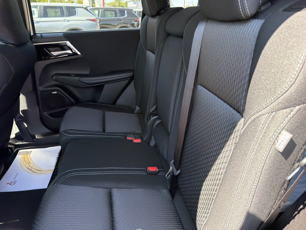 New 2026 Mitsubishi Outlander ES AWD/4WD image 11