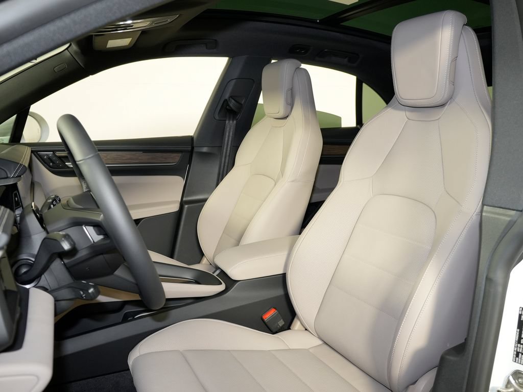 New 2026 Porsche Macan 4 Electric AWD/4WD image 5