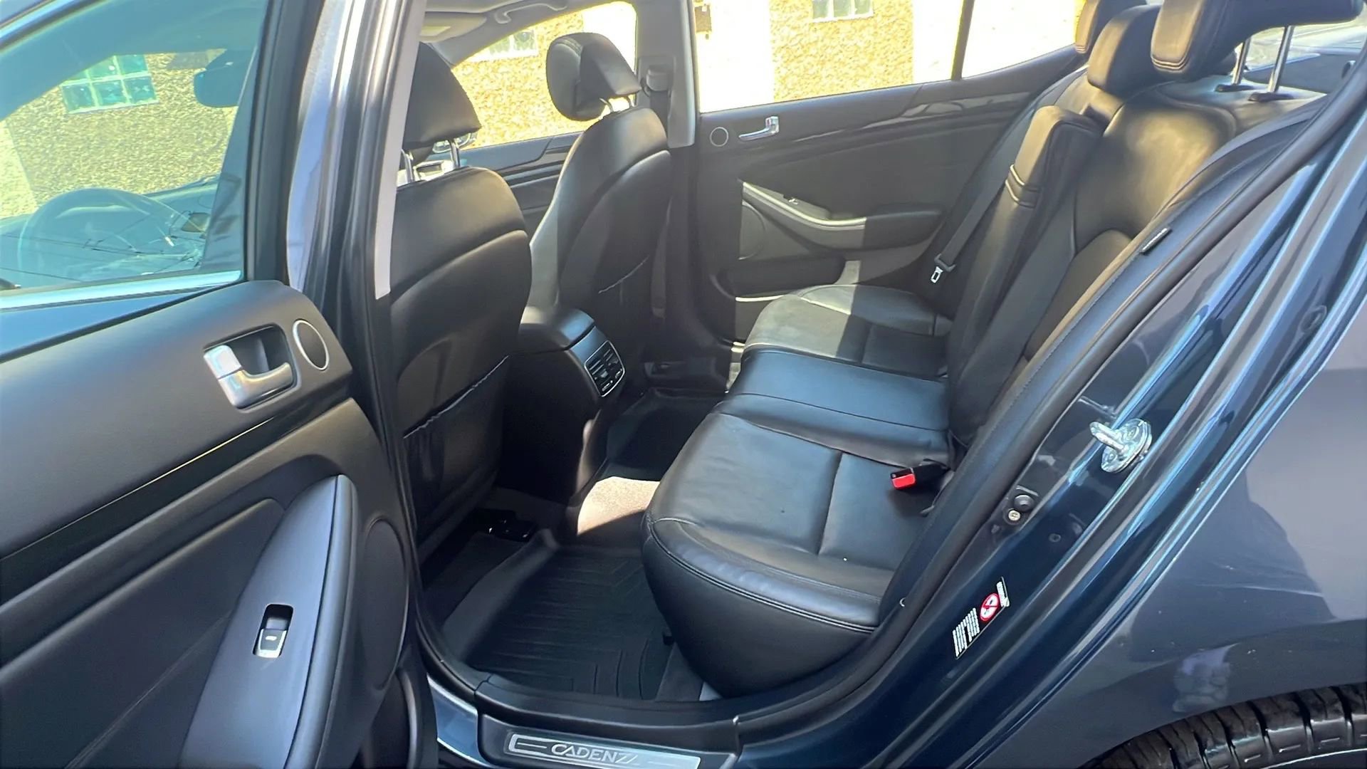 Used 2015 Kia Cadenza Premium image 28