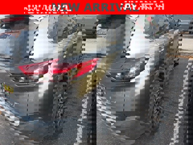 Used 2021 Nissan Rogue SV image 5