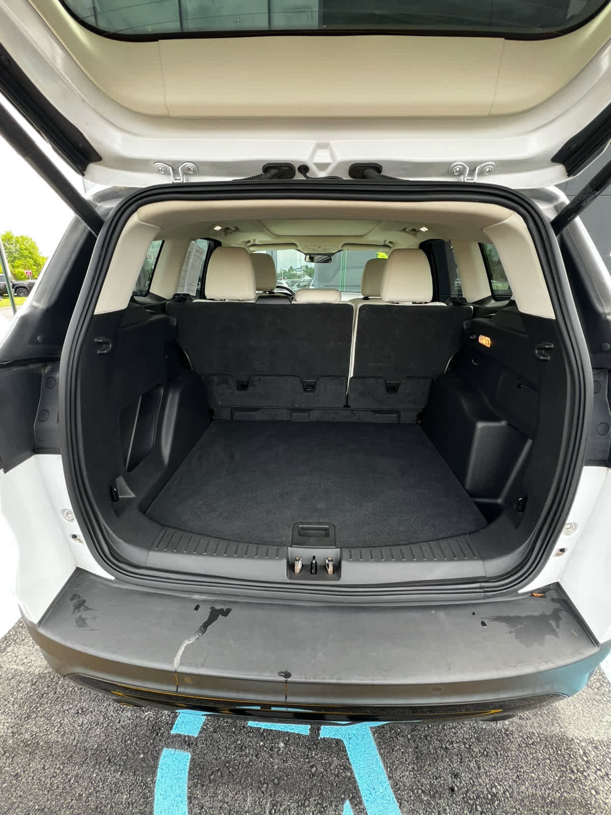 Used 2018 Ford Escape SEL w/ SEL Sport Appearance Package FWD image 8