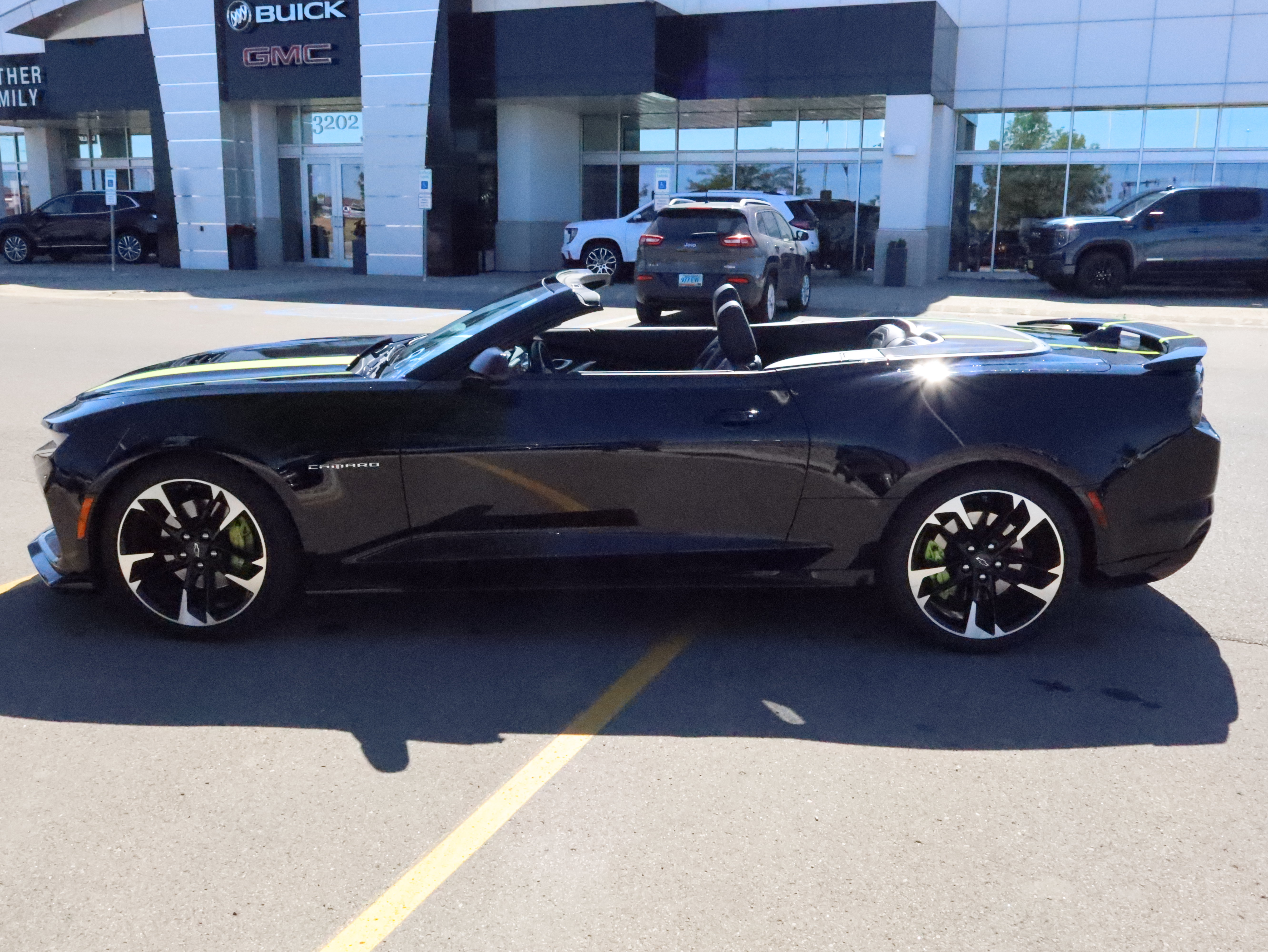 Used 2023 Chevrolet Camaro SS RWD image 4