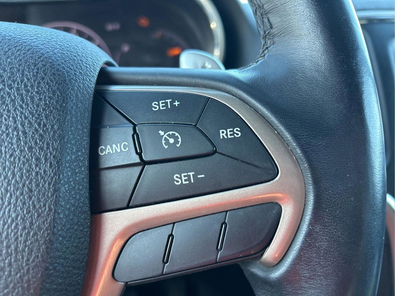 Used 2016 Jeep Grand Cherokee Laredo w/ Quick Order Package 23E RWD image 16