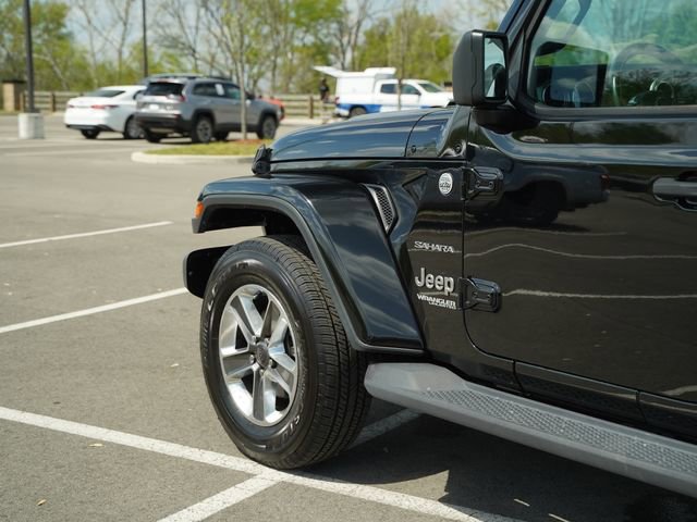 Used 2022 Jeep Wrangler Unlimited Sahara w/ Dual Top Group image 36