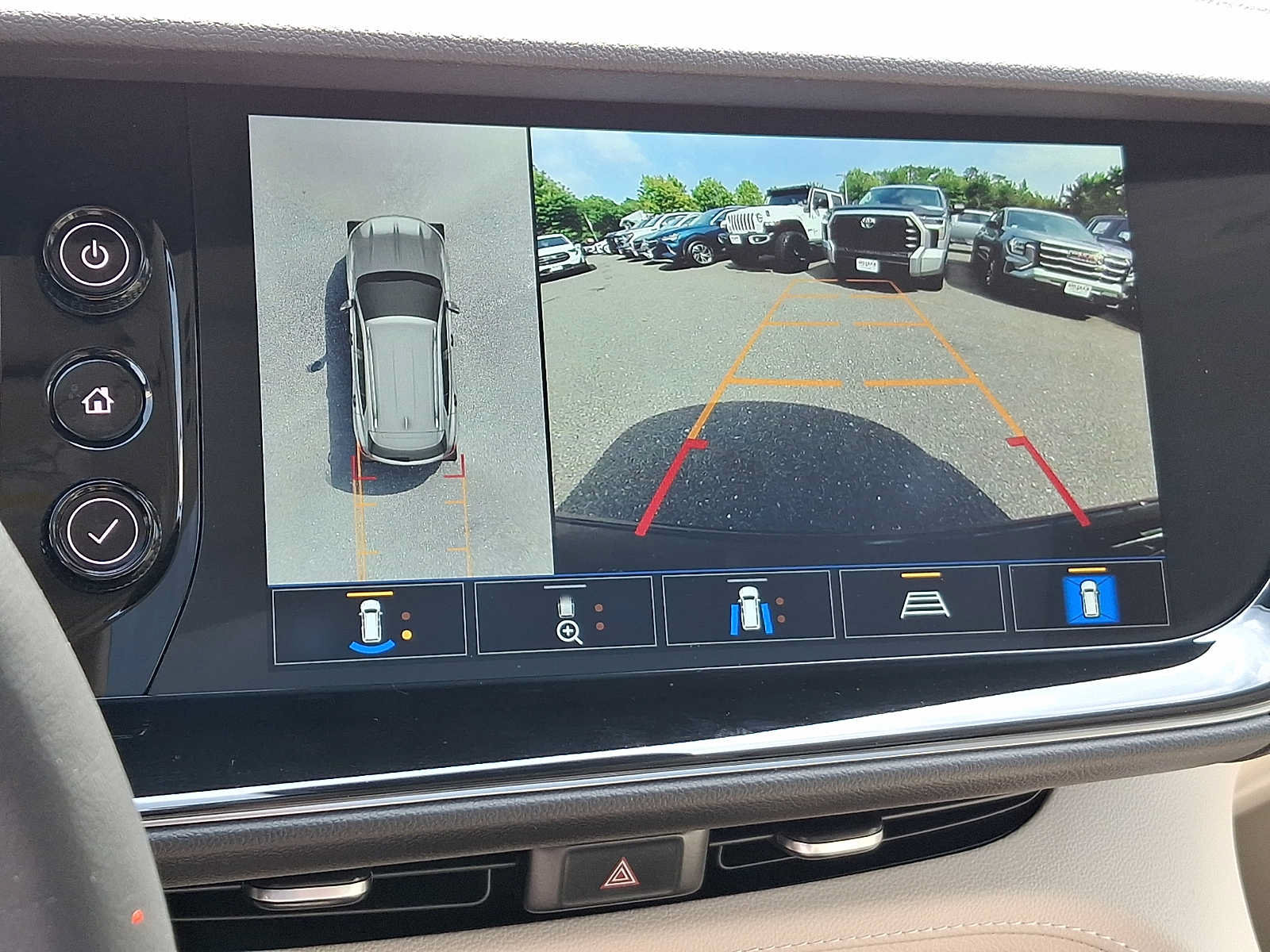 Used 2023 Buick Envision Avenir AWD/4WD image 22
