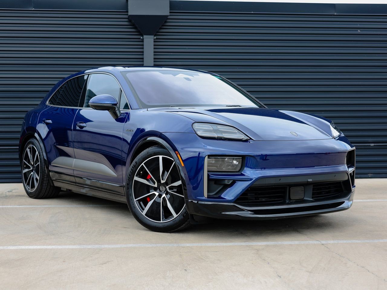 New 2025 Porsche Macan Turbo Electric image 9