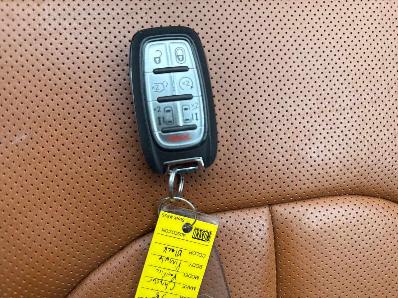 Used 2025 Chrysler Pacifica Pinnacle w/ Trailer Tow Group FWD image 28