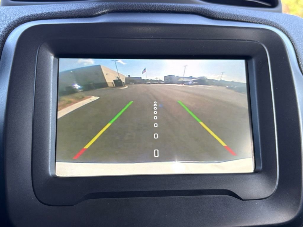 Used 2018 Jeep Renegade Latitude image 15