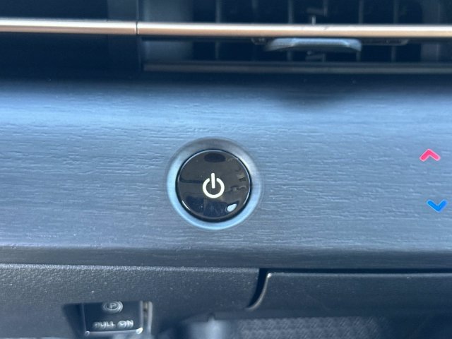 Used 2024 Nissan Ariya FWD image 16