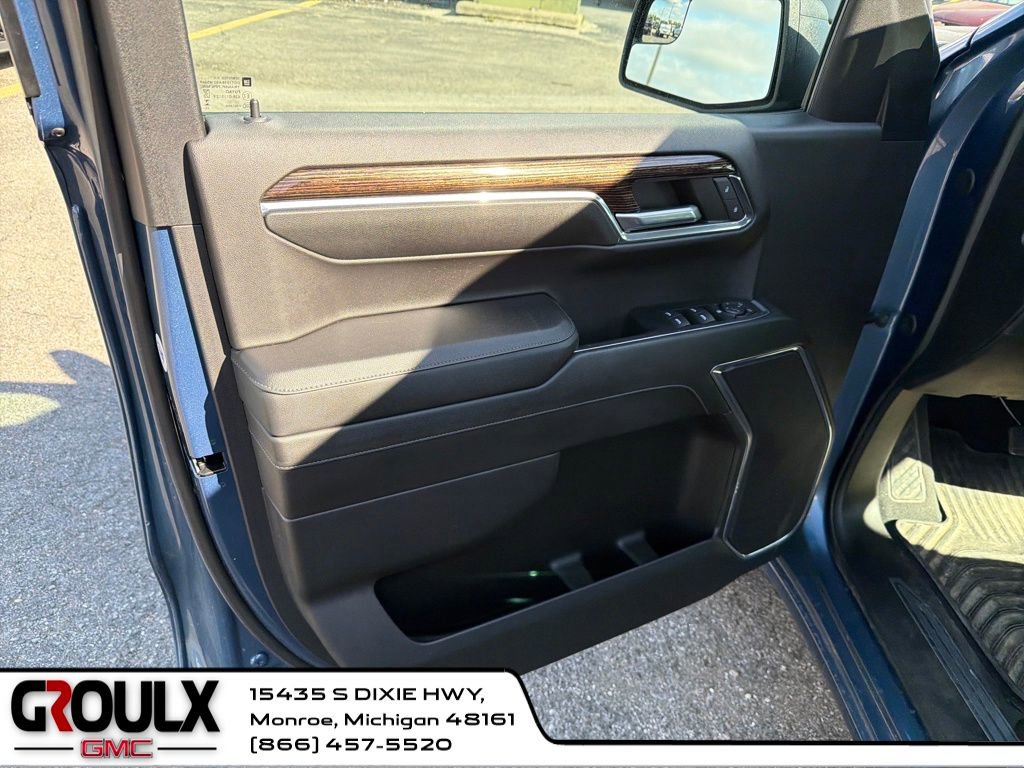 Used 2024 GMC Sierra 1500 Elevation image 11
