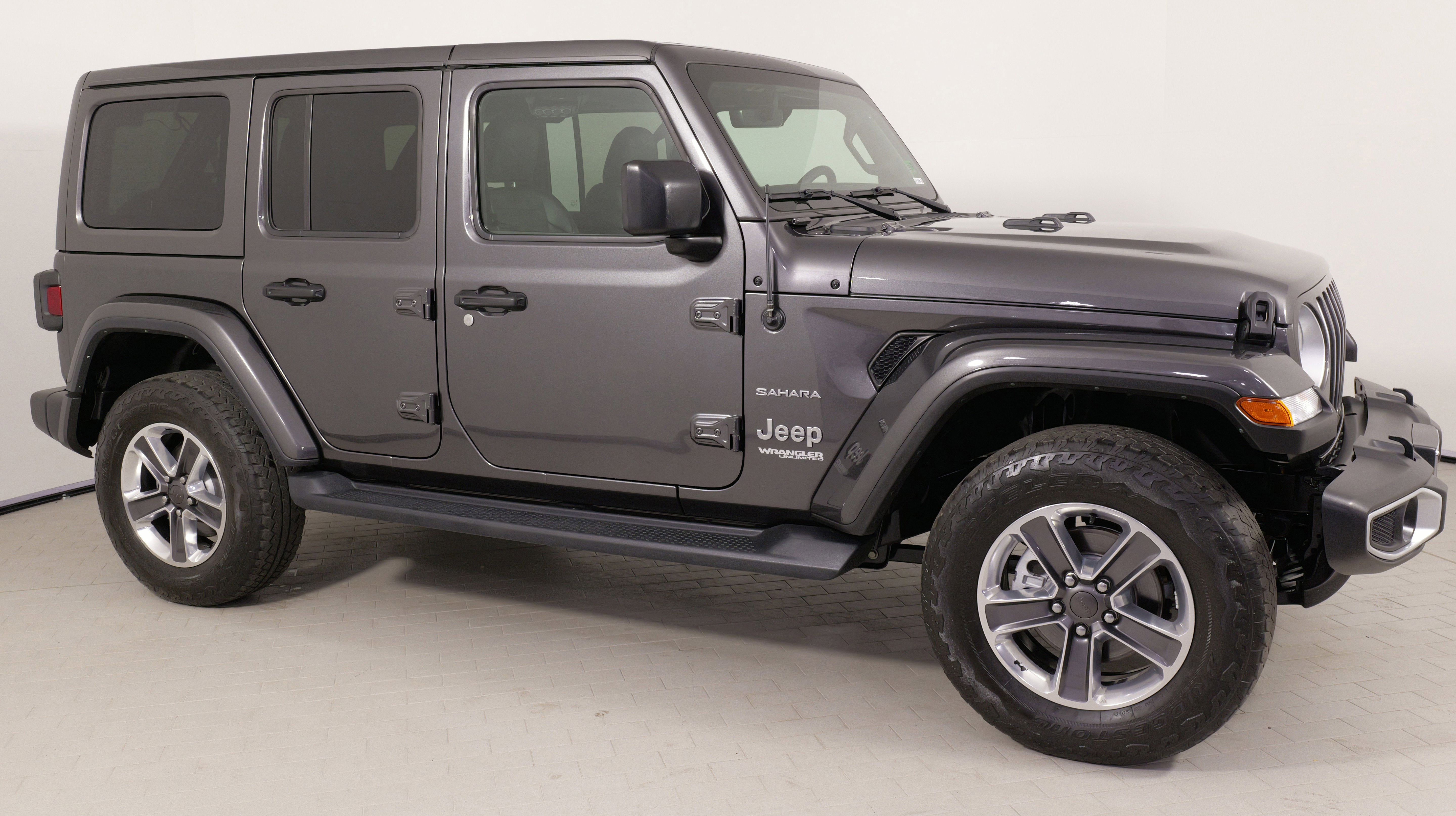 Used 2021 Jeep Wrangler Unlimited Sahara image 8
