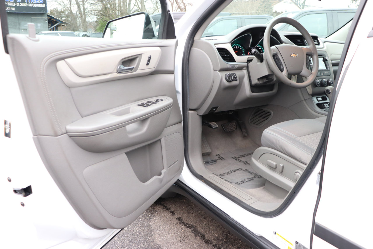 Used 2017 Chevrolet Traverse LS image 10