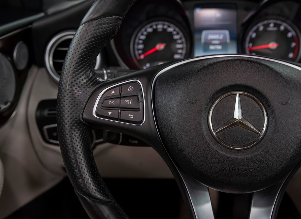 Used 2018 Mercedes-Benz C 300 4MATIC Cabriolet image 25