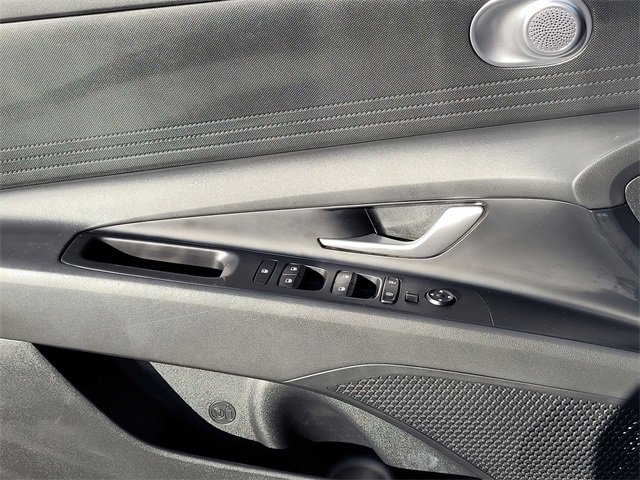 Used 2025 Hyundai Elantra SE image 15