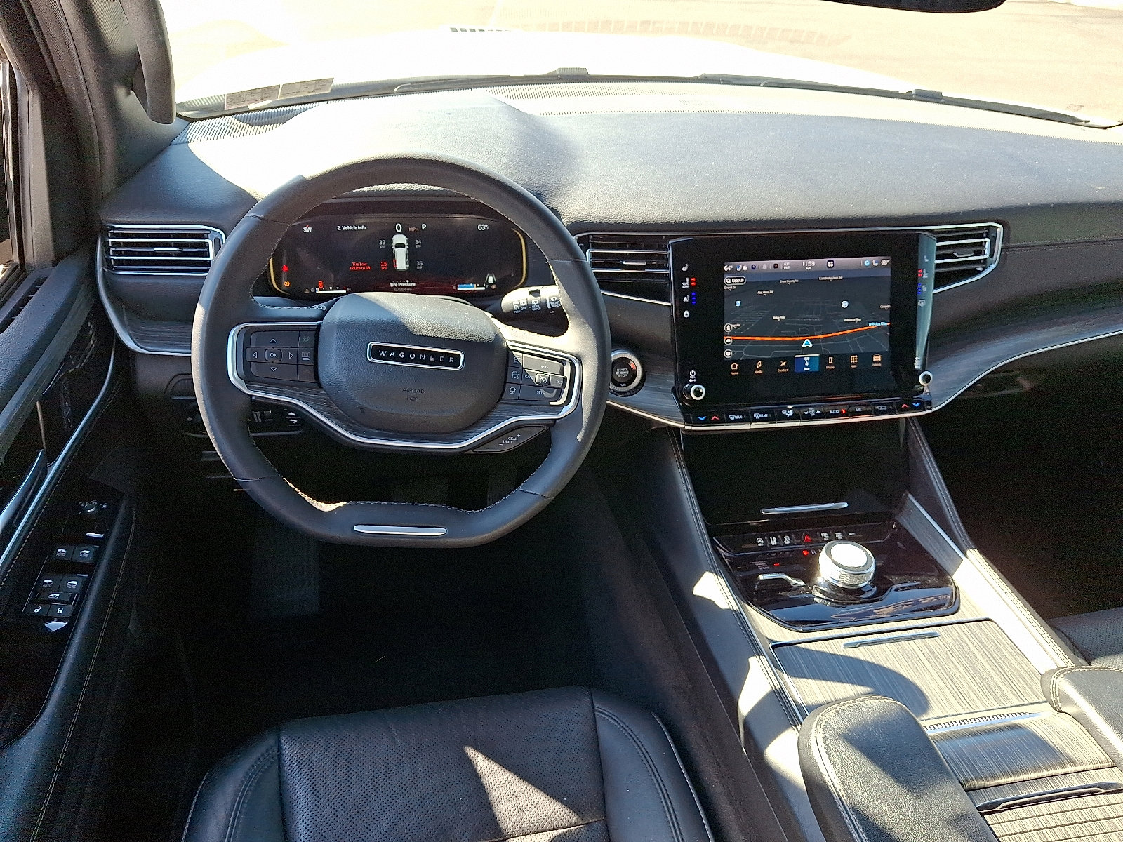 Used 2023 Jeep Wagoneer L Series II image 12