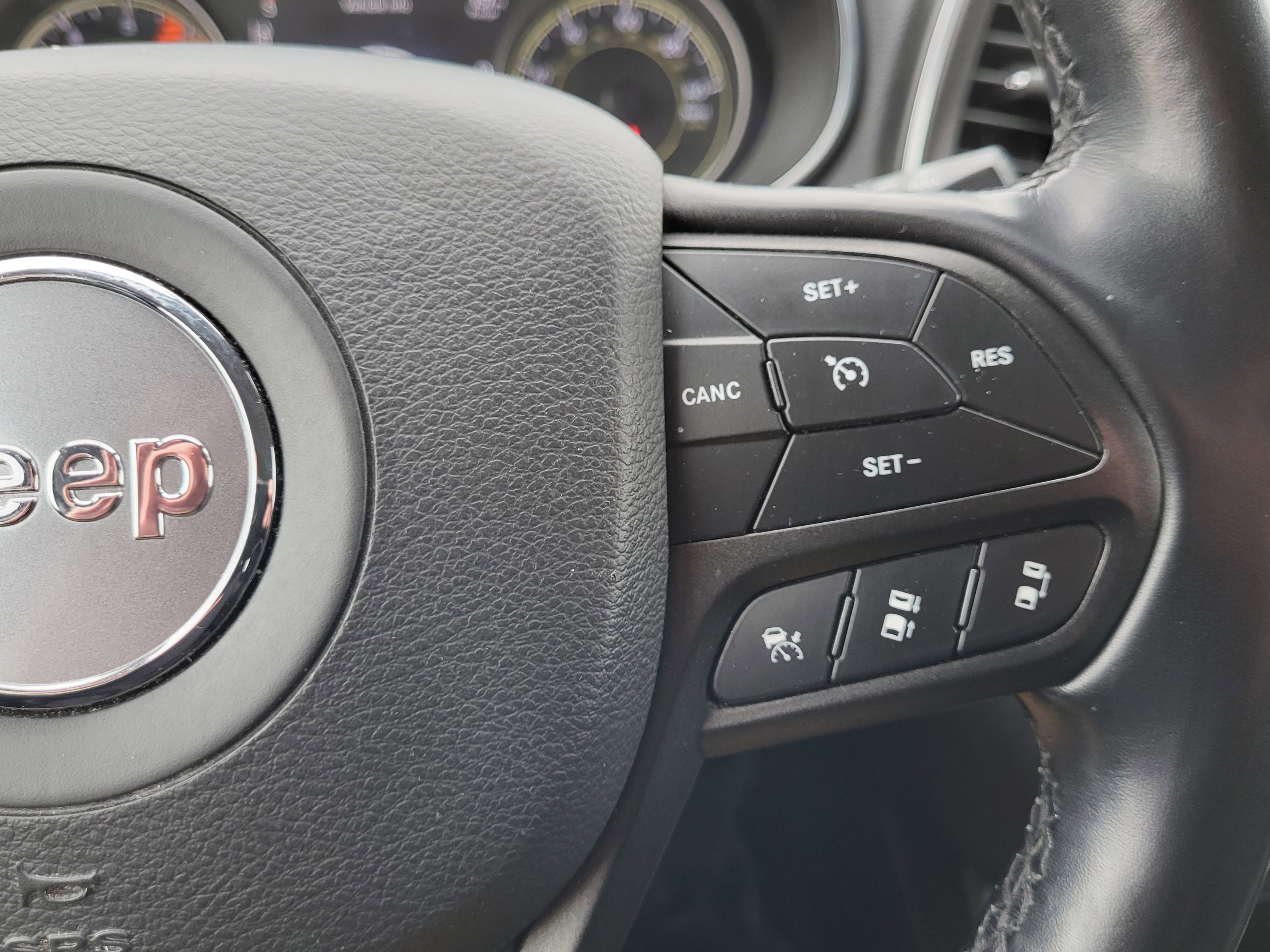 Used 2020 Jeep Cherokee Trailhawk image 26