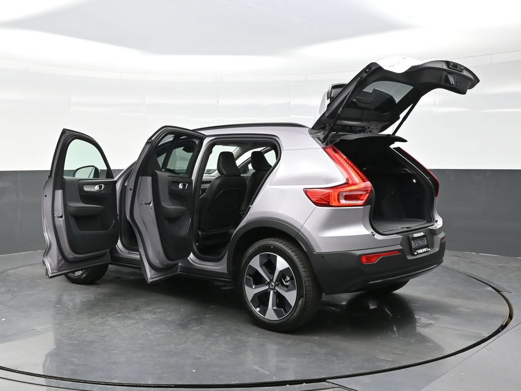 New 2026 Volvo XC40 B5 Plus w/ Protection Package Premier AWD/4WD image 48