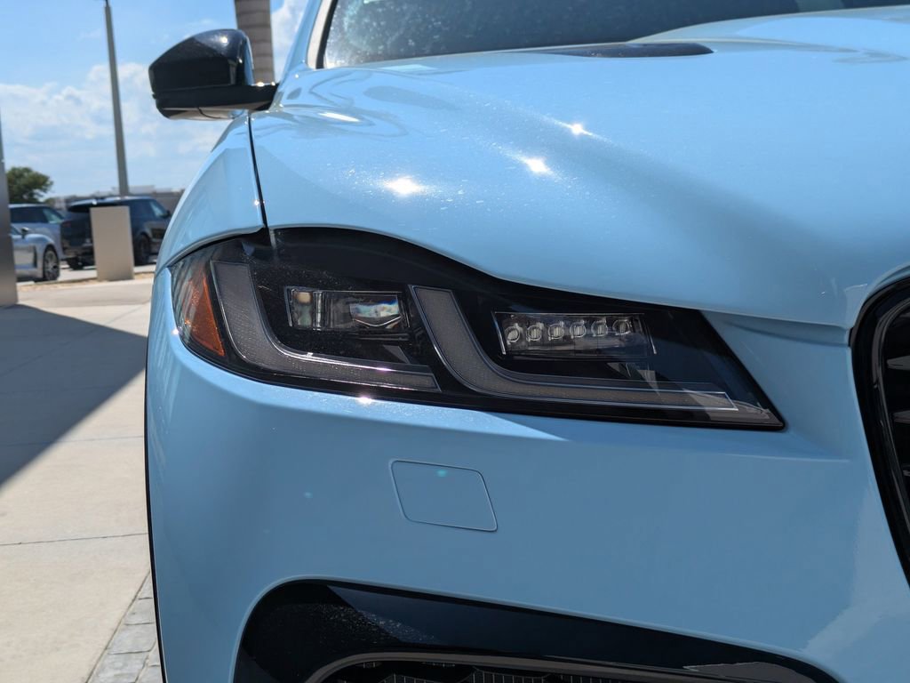 New 2026 Jaguar F-PACE SVR image 11